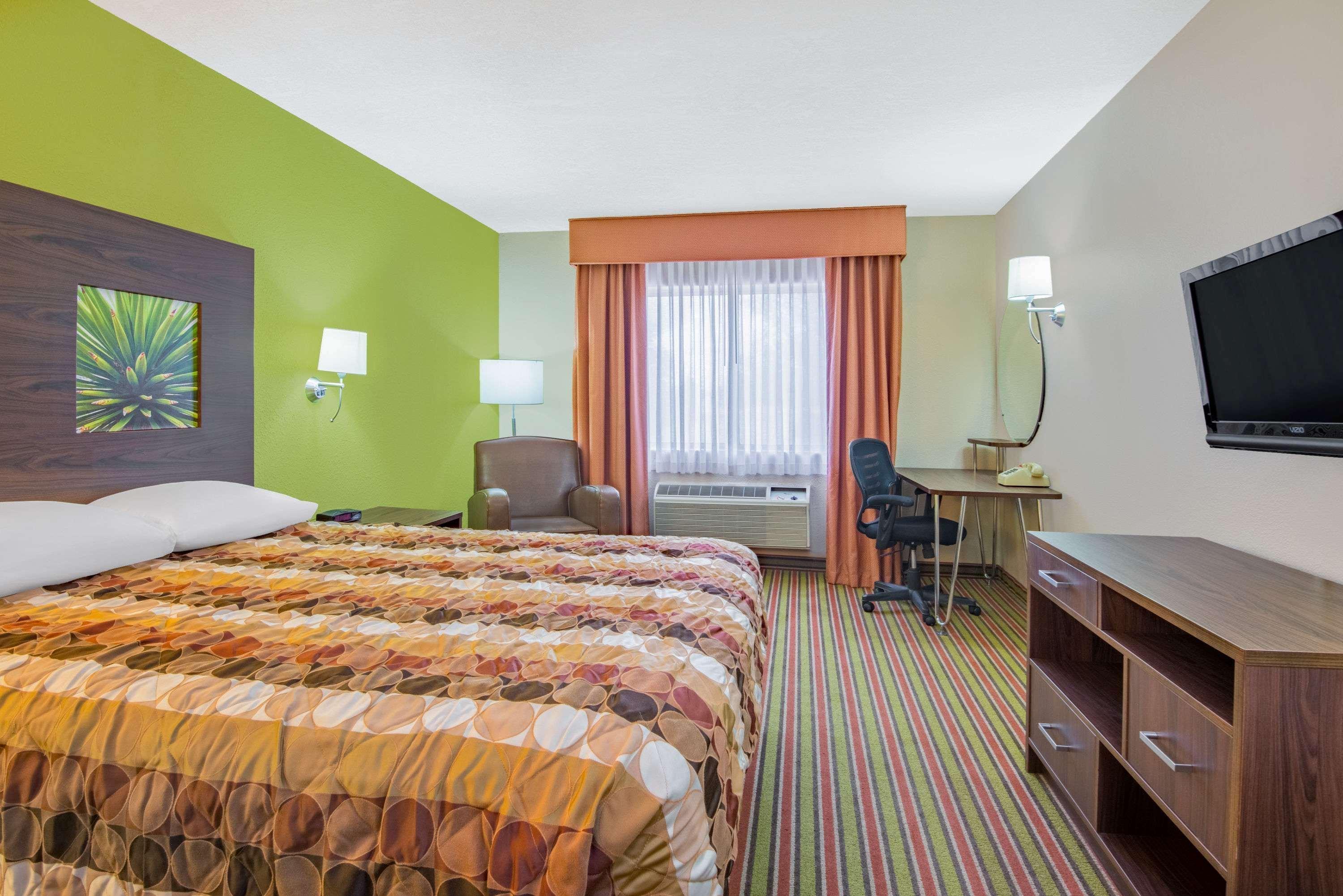 Super 8 By Wyndham Portales Motel Ngoại thất bức ảnh