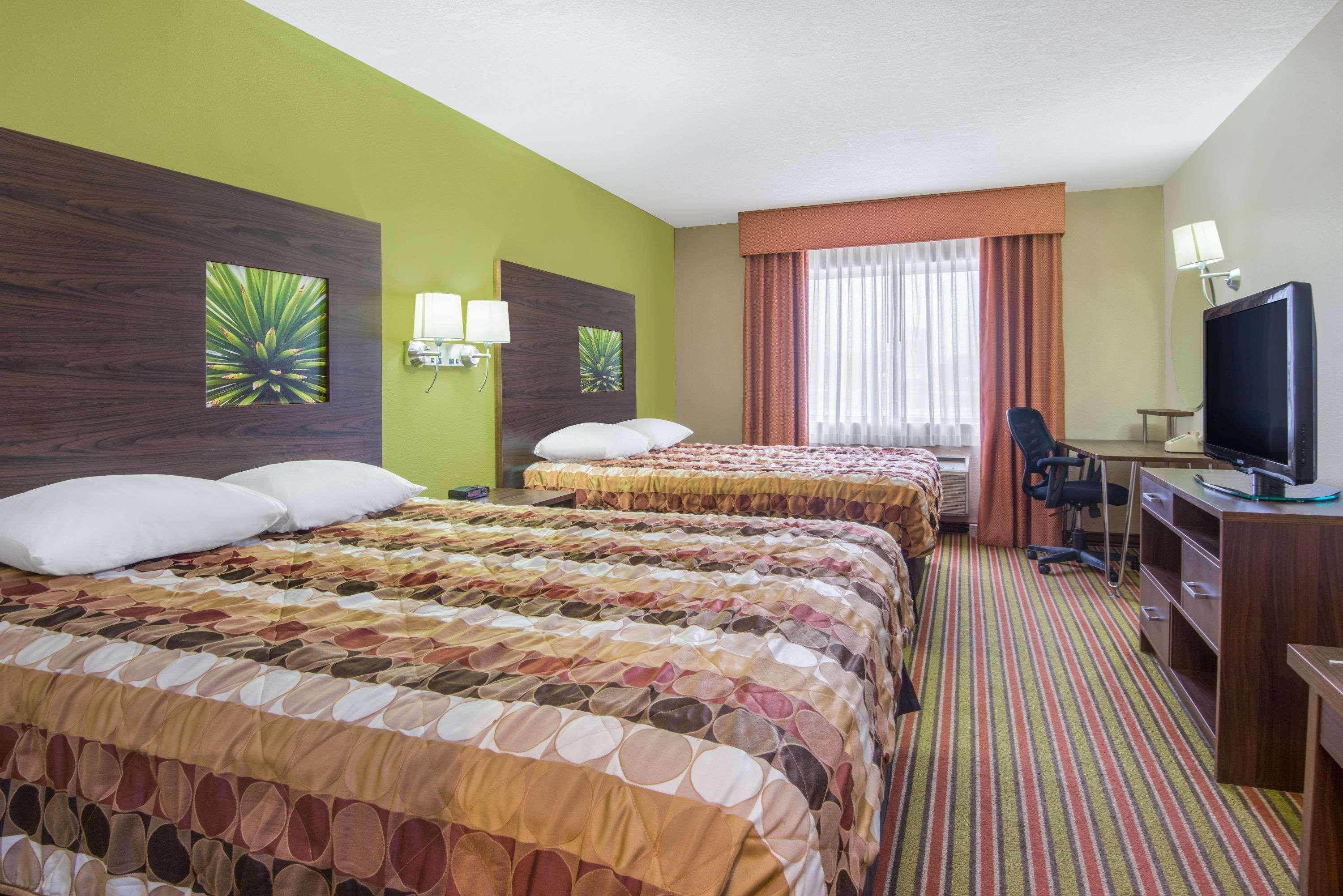 Super 8 By Wyndham Portales Motel Ngoại thất bức ảnh