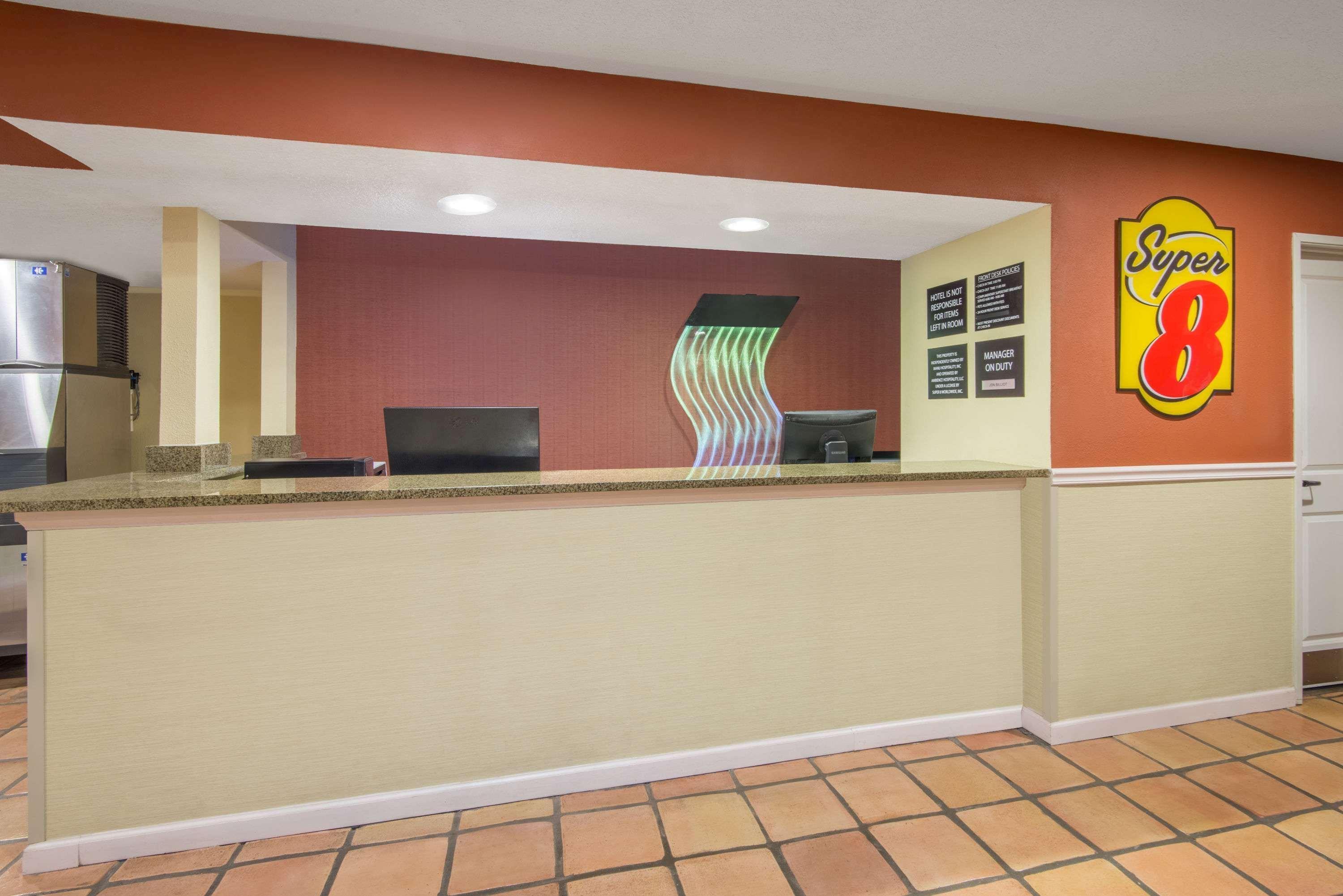 Super 8 By Wyndham Portales Motel Ngoại thất bức ảnh